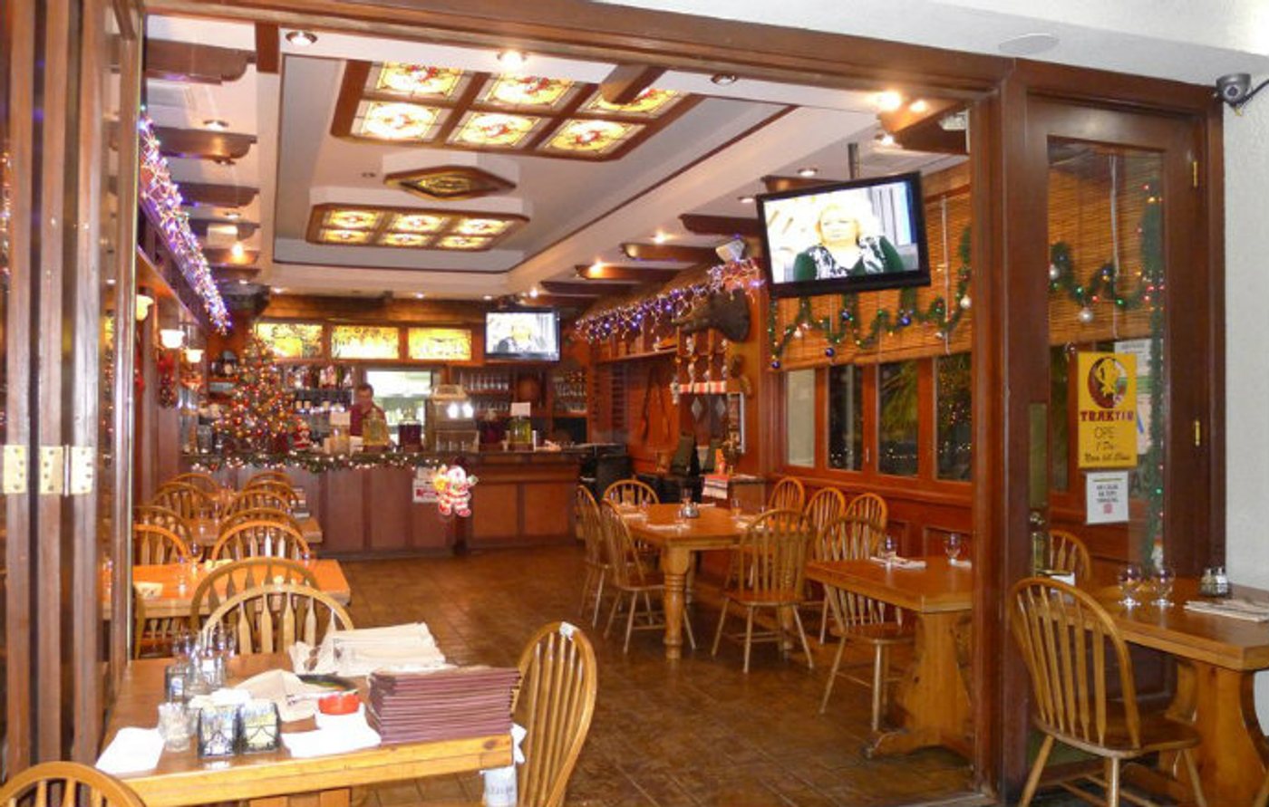 Traktir dining room